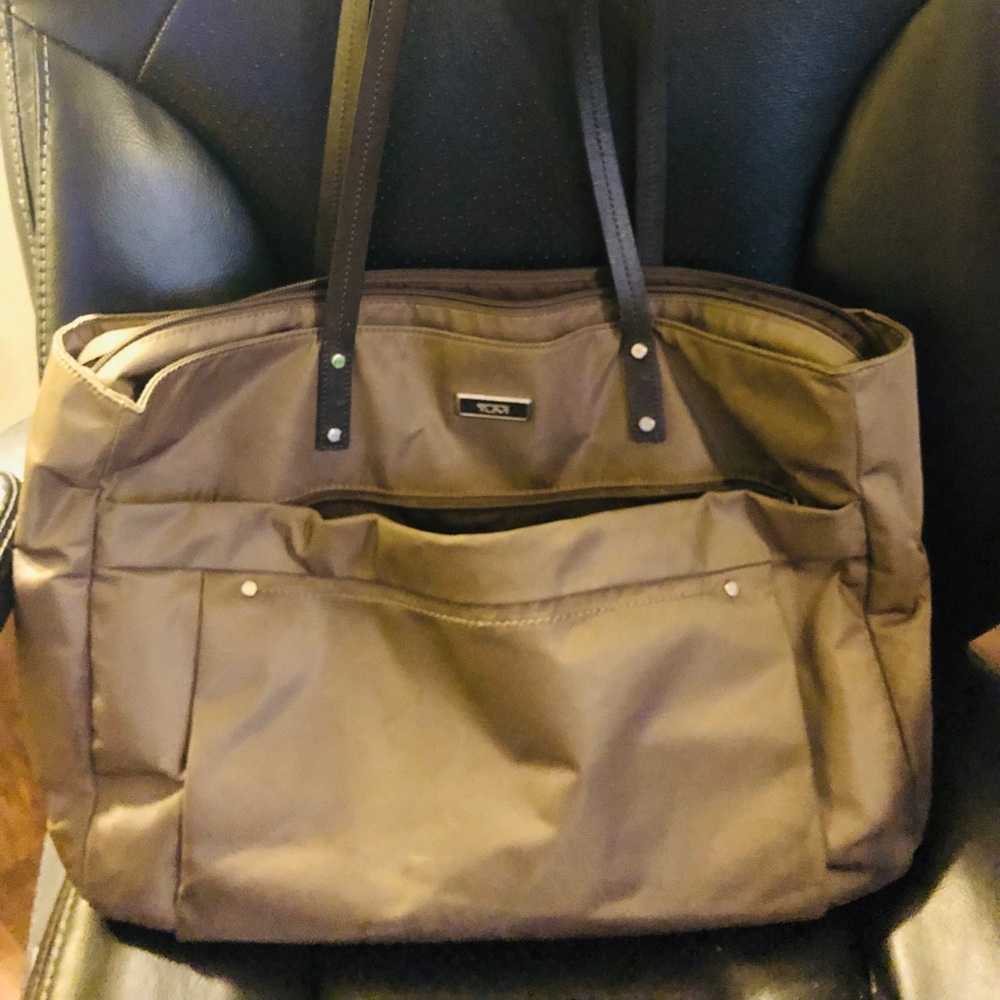 Tumi tote